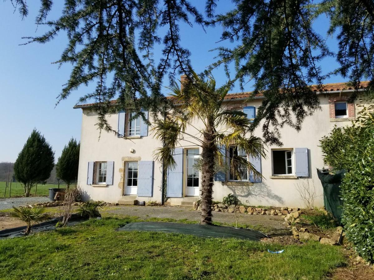 Вилла Le Beugnon La Pommeraie-sur-Sevre Экстерьер фото