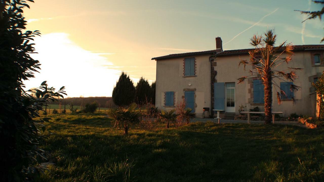 Вилла Le Beugnon La Pommeraie-sur-Sevre Экстерьер фото